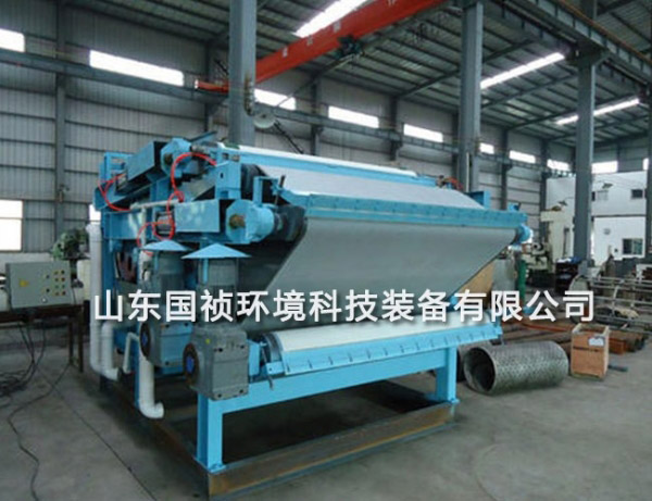 三網(wǎng)帶式壓濾機(jī)適用于什么類(lèi)型的污泥脫水